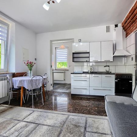 Ceglany Apartament Ustrzyki Dolne Exterior foto