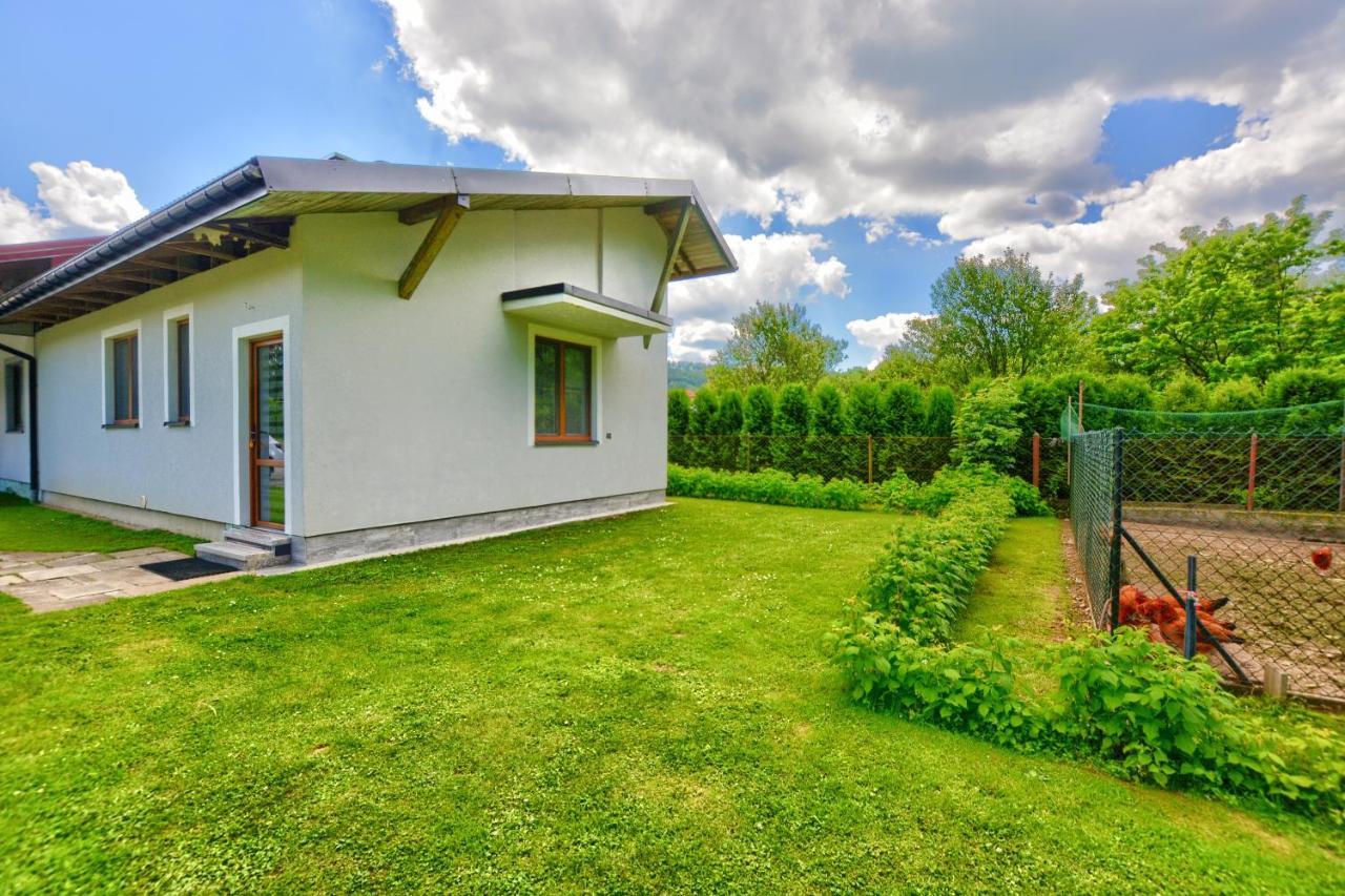 Ceglany Apartament Ustrzyki Dolne Exterior foto